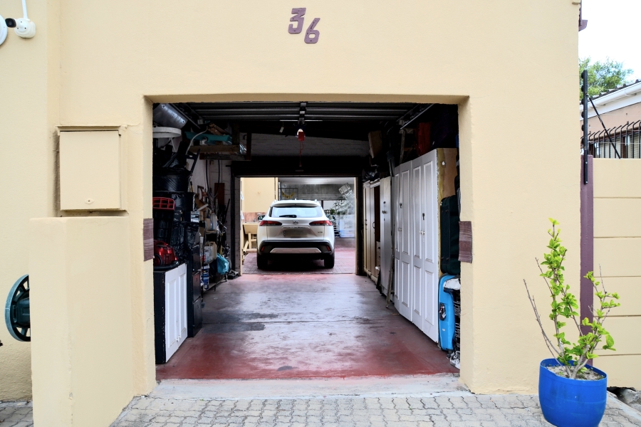 4 Bedroom Property for Sale in Rondebosch East Western Cape